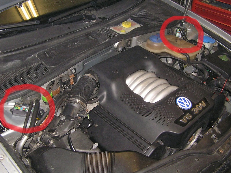 VW PASSAT 2,8 V6 30V 142 kW 2002 small+.jpg